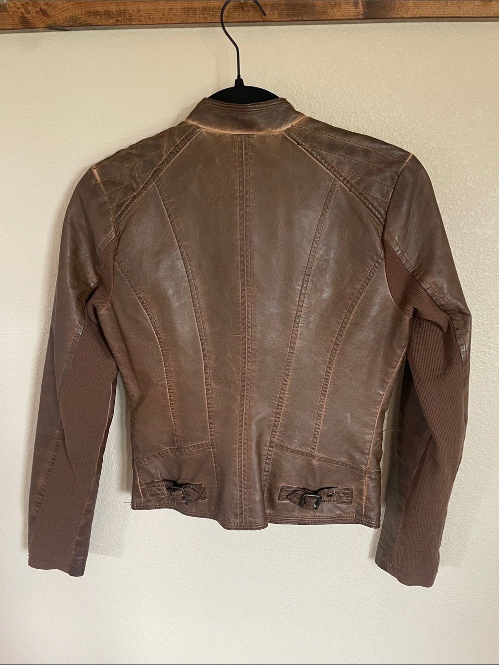 Maurices Brown Vegan Leather Moto Jacket XS Quilted Shoulders Preppy Streetwear - Picture 5 of 13